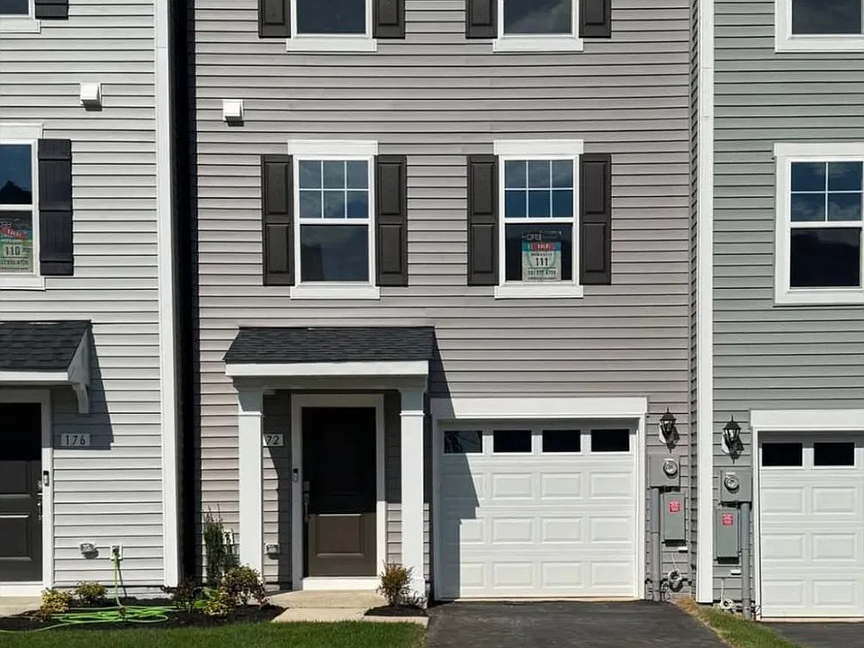 172 Bolingbroke Way