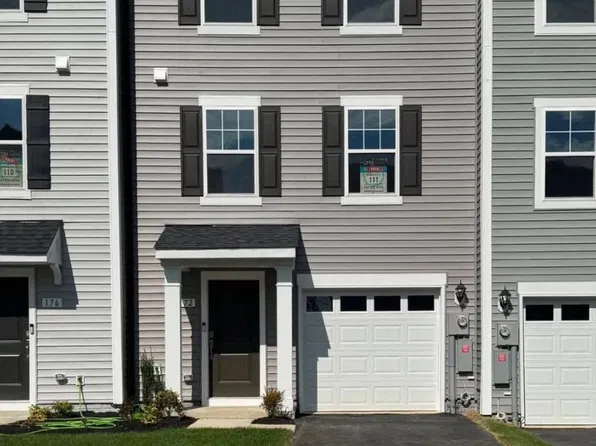172 Bolingbroke Way, Charles Town, WV 25414