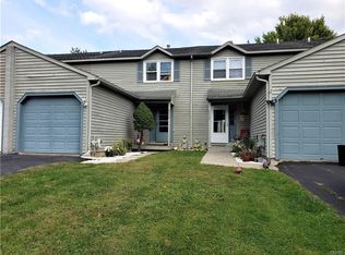 8230 Vicksburg Pl, Baldwinsville, NY 13027