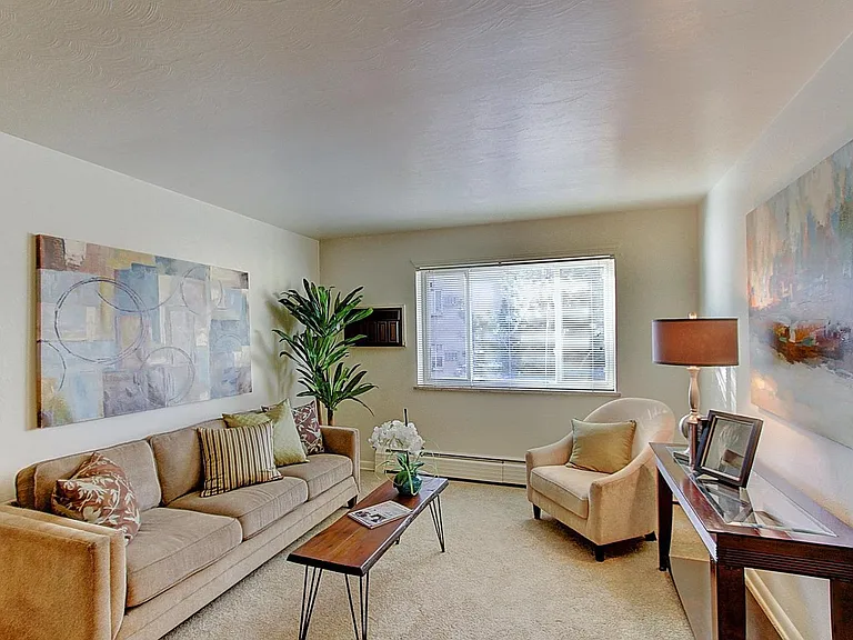 1116 W Lilley Ave — Photo 22