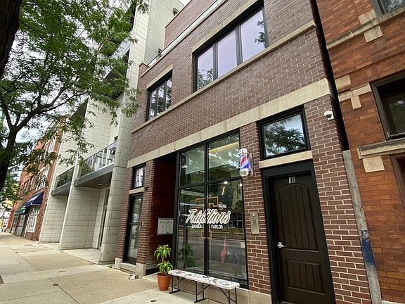 2nd image of 1111 N Ashland Ave Unit 1R
