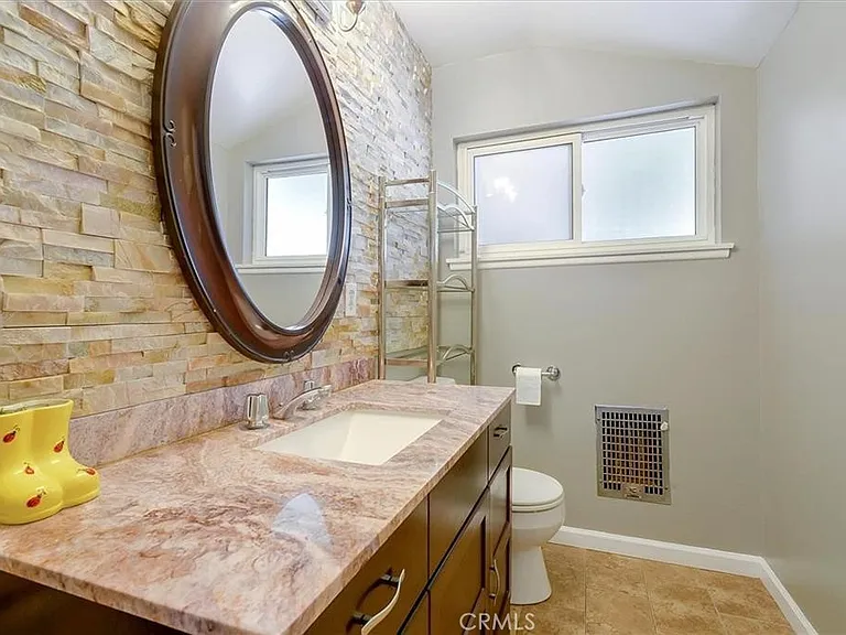 8512 Remmet Ave — Photo 36