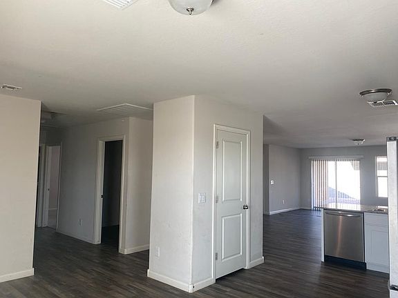2nd image of 840 S Parker Pl