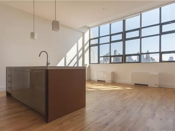 360 Furman St, Brooklyn, NY