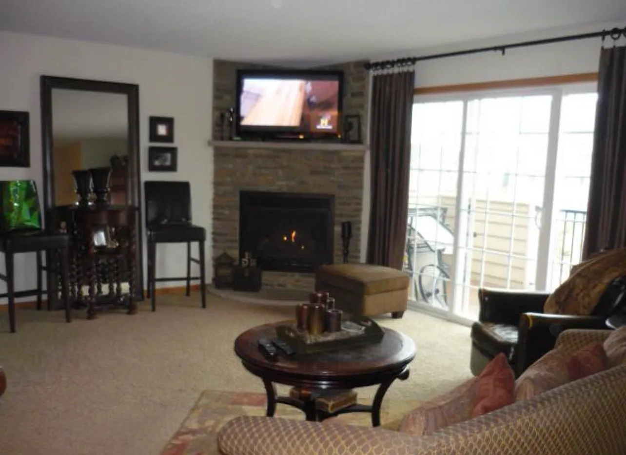 2 bed, 2.5 bath, 1550 sqft, $2,350 — Photo 1