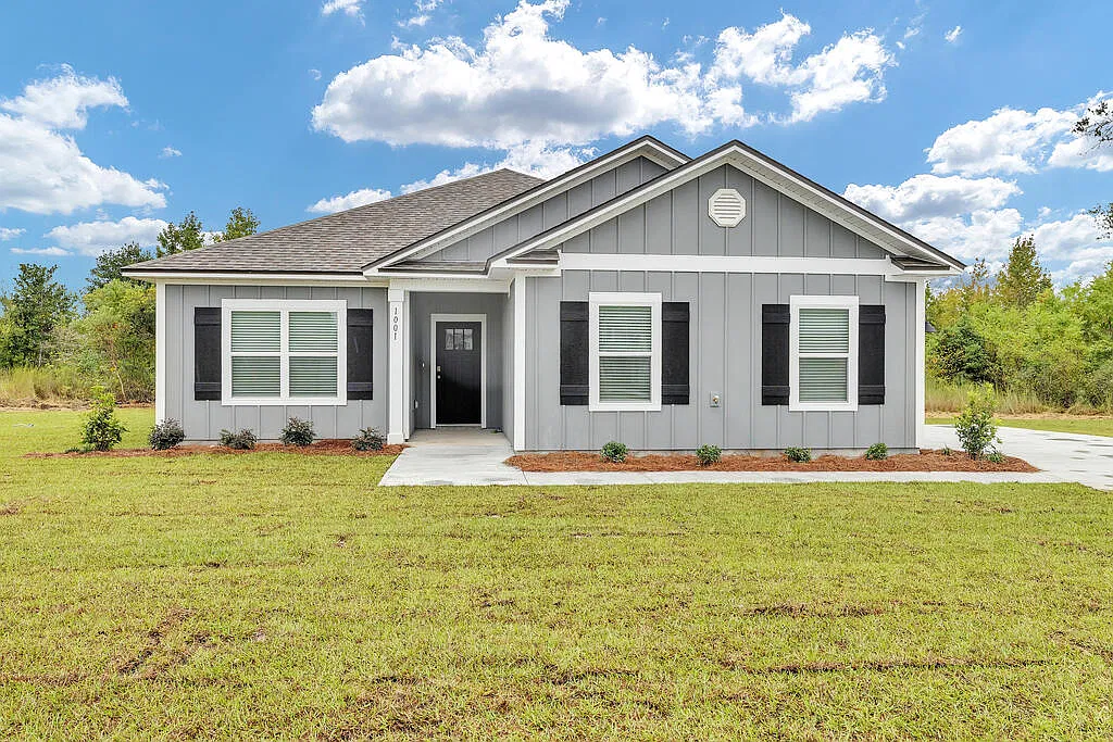 3 bed, 2.0 bath, 1580 sqft, $2,000 — Photo 1