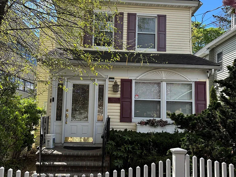 40 S Bayles Ave #UPPER — Photo 3