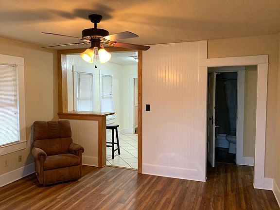 4th image of 518 W 10th Ave