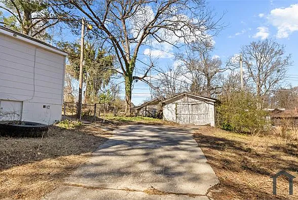 1820 33rd St W — Photo 5