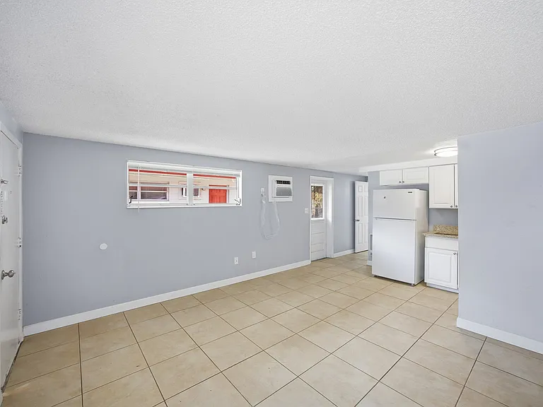 Lexington Court Community — Photo 11
