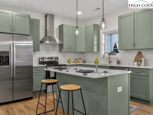 587 Memorial Park Drive, Sparta, NC 28675