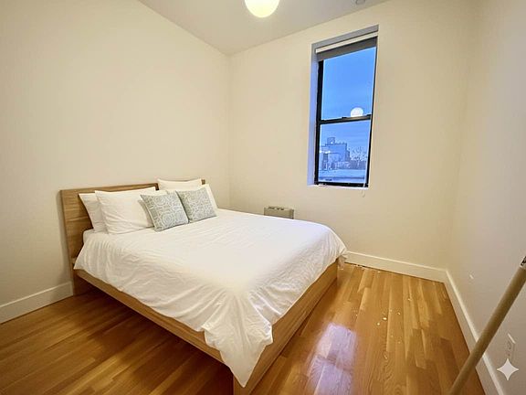 3rd image of 101 Jefferson Ave APT 3E