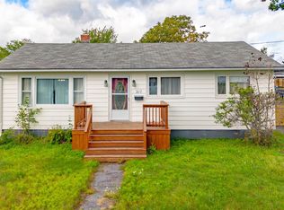217 Cusack Dr, Sydney, NS B1P 3W8