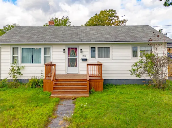 217 Cusack Dr, Sydney, NS B1P 3W8