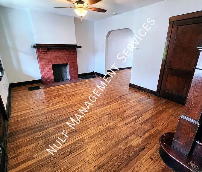 4224 Geneva St — Photo 3