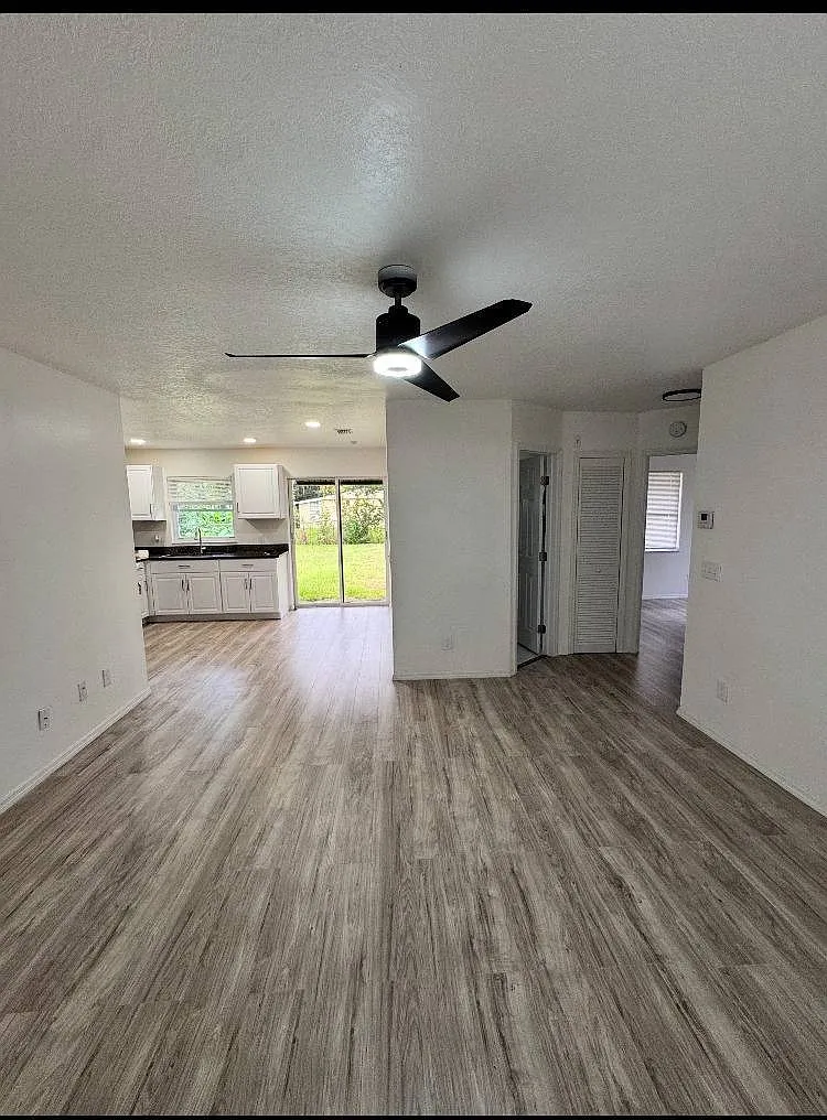 2 bed, 1.0 bath, 1080 sqft, $1,699 — Photo 2