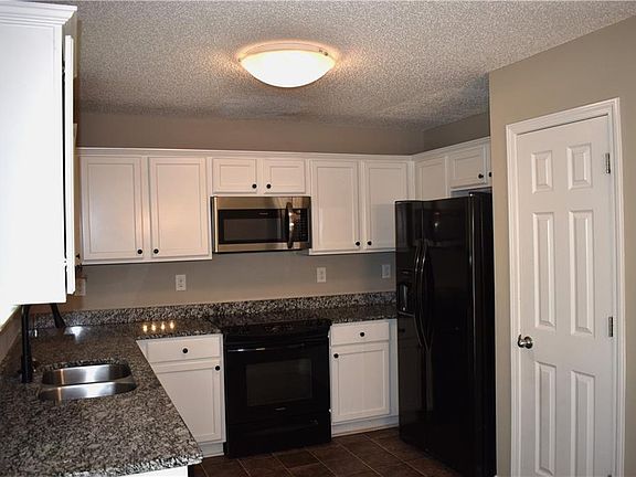 4th image of 54 Misty Forest Dr