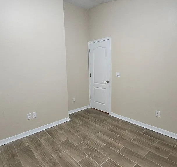 7955 Carriage Pointe Dr — Photo 9