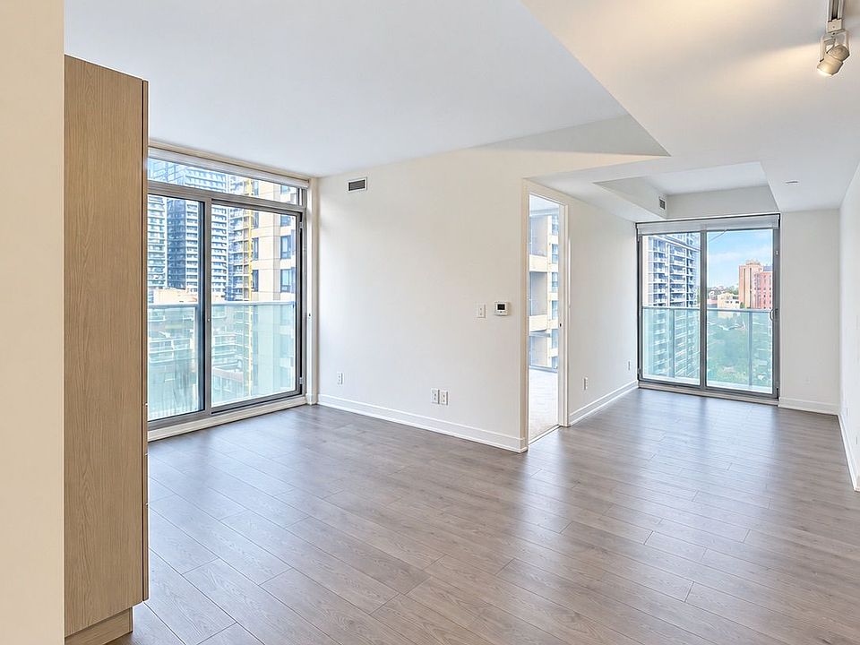 1st image of 501 Yonge St #905