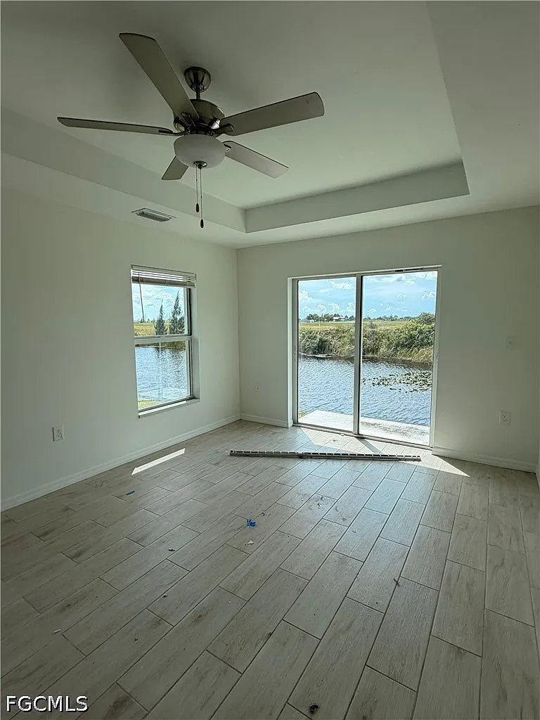 4 bed, 3.0 bath, 1684 sqft, $1,950 — Photo 2