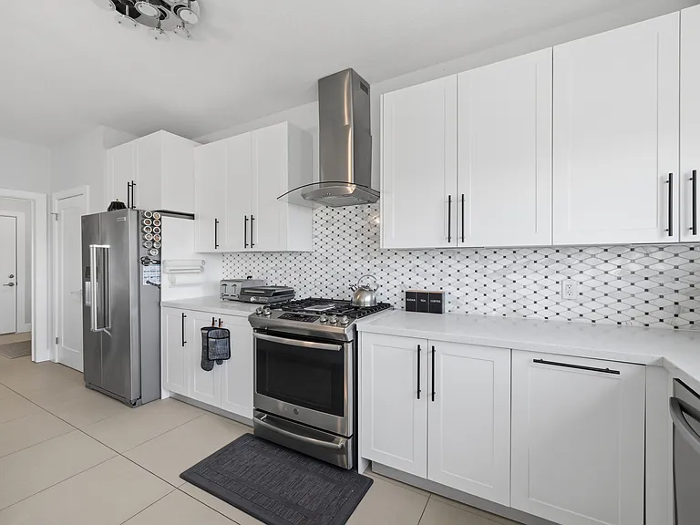 1615 Sandridge Ln — Photo 13