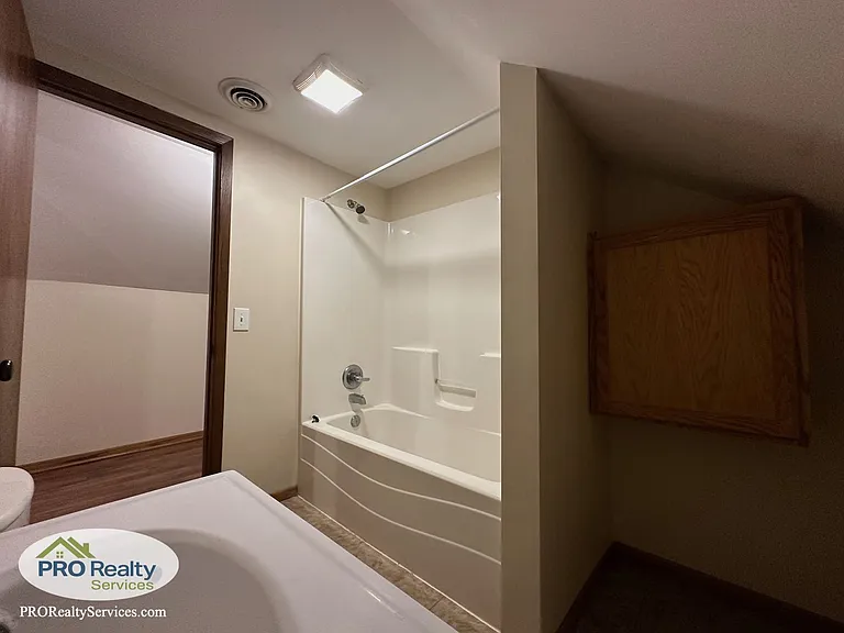 640 Charles Ave — Photo 14