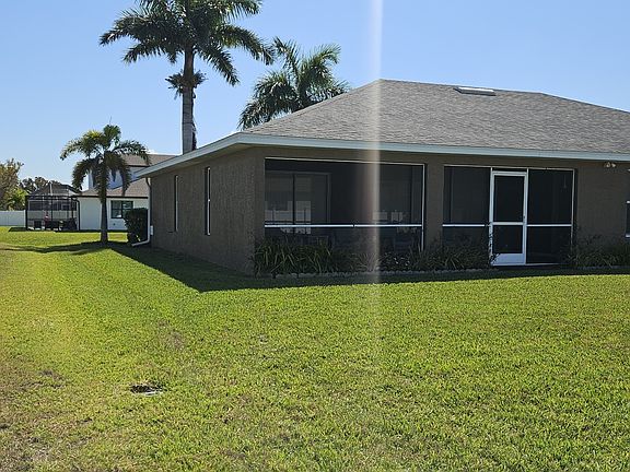 5th image of 3526 SW 14th Pl