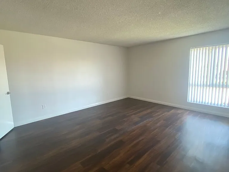 18225 Kingsdale Ave — Photo 17