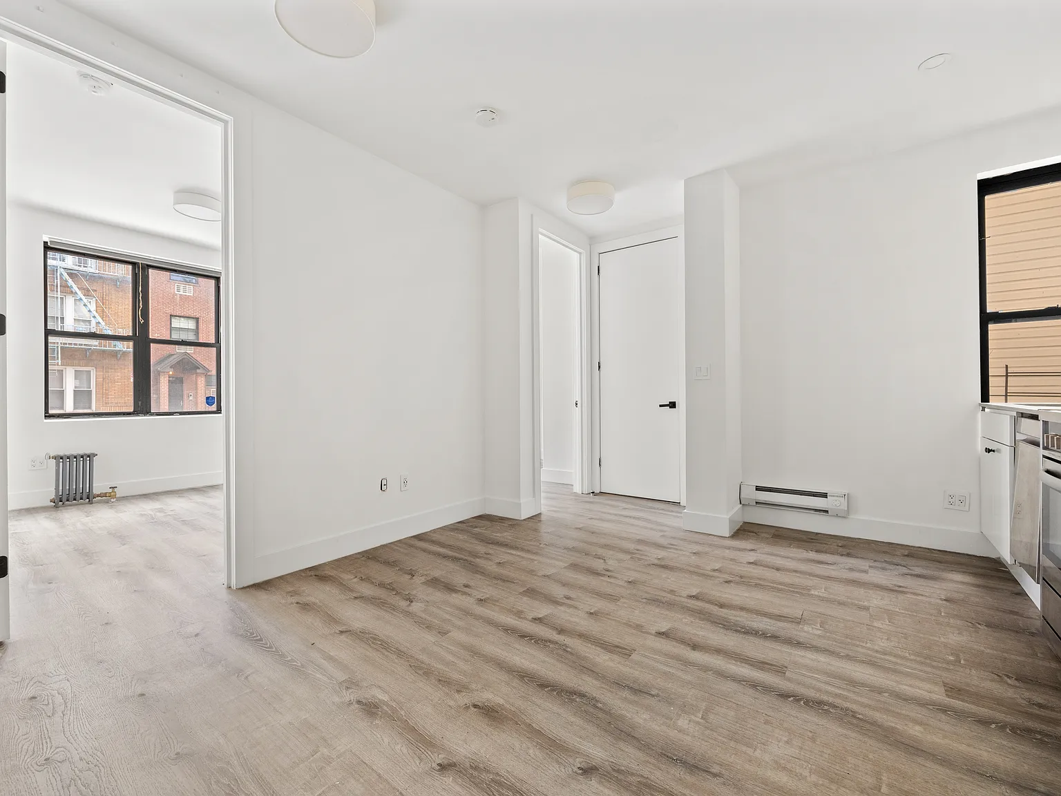 34-04 34th Avenue — Photo 2