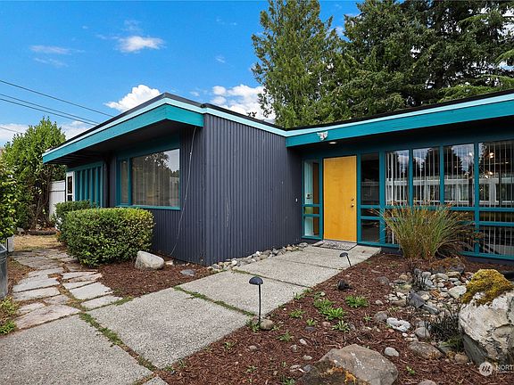 3rd image of 1011 S Shirley Street