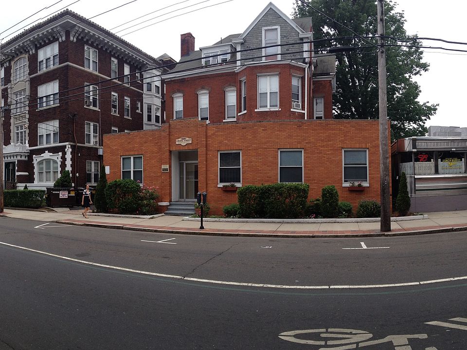 2nd image of 1220 Chapel St APT 3