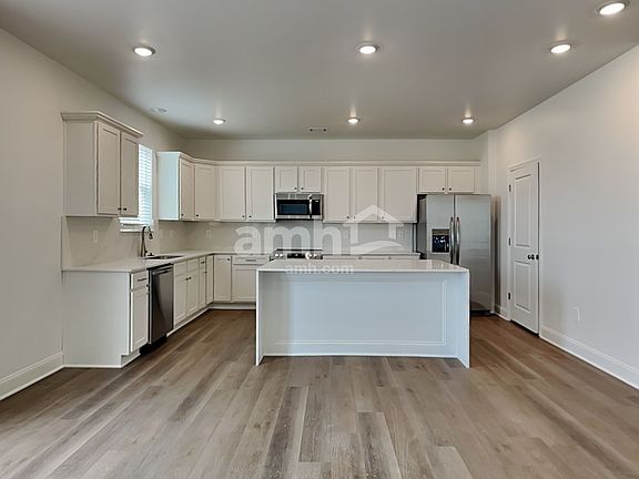 4th image of 330 Golucke Way