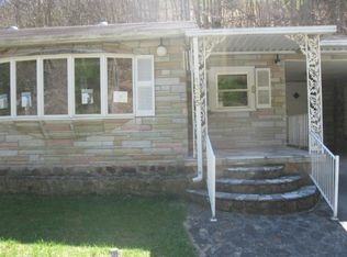 1307 Bear Pen Crk, Clintwood, VA 24228