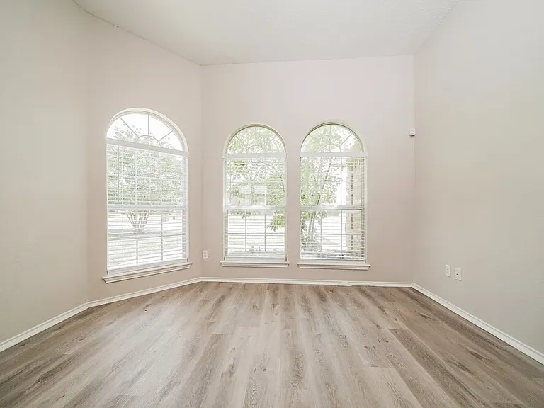 1705 Green Terrace Dr — Photo 8