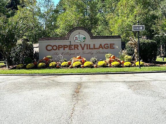 2nd image of 472 Copper Creek Cir