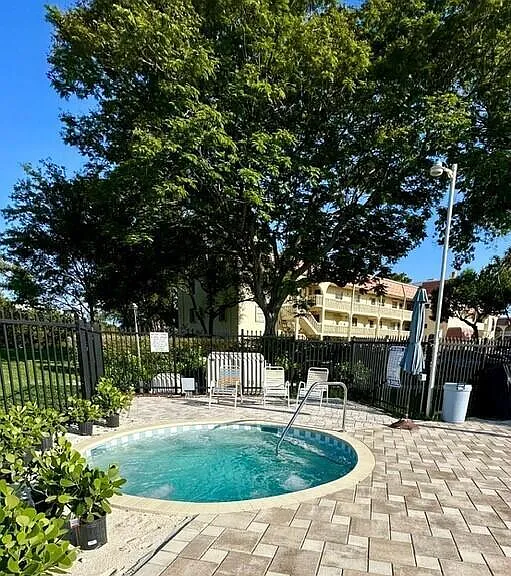 132 S Cypress Rd #523 — Photo 25