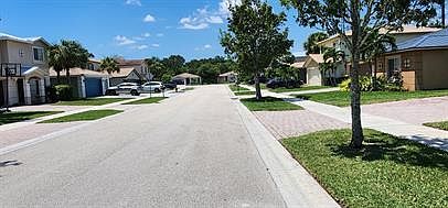 5th image of 2085 SW Marblehead Way #1