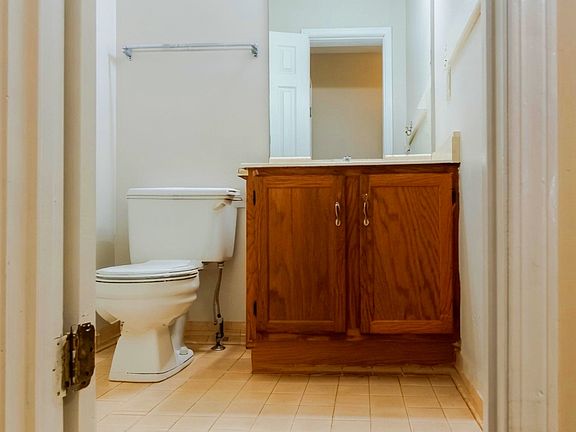 4th image of 2782 Country Ct SE #A