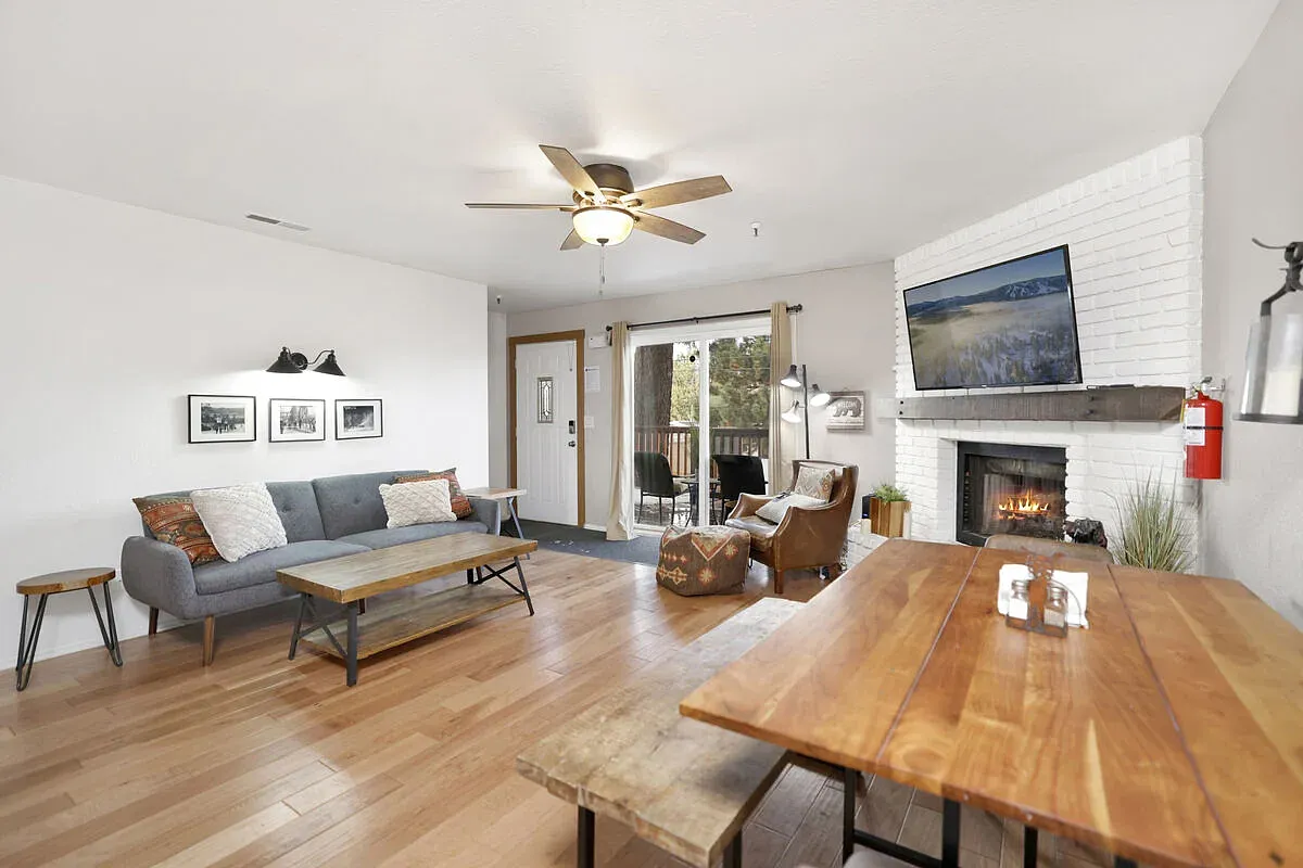 2 bed, 1200 sqft, $2,100 — Photo 4