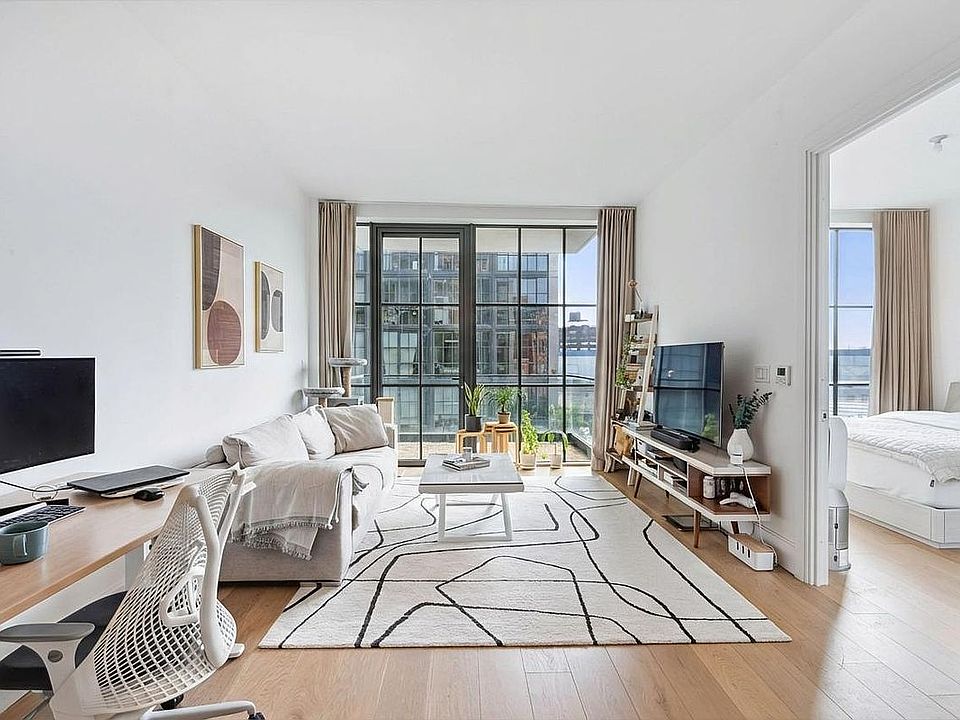 1st image of 2218 Jackson Ave #419