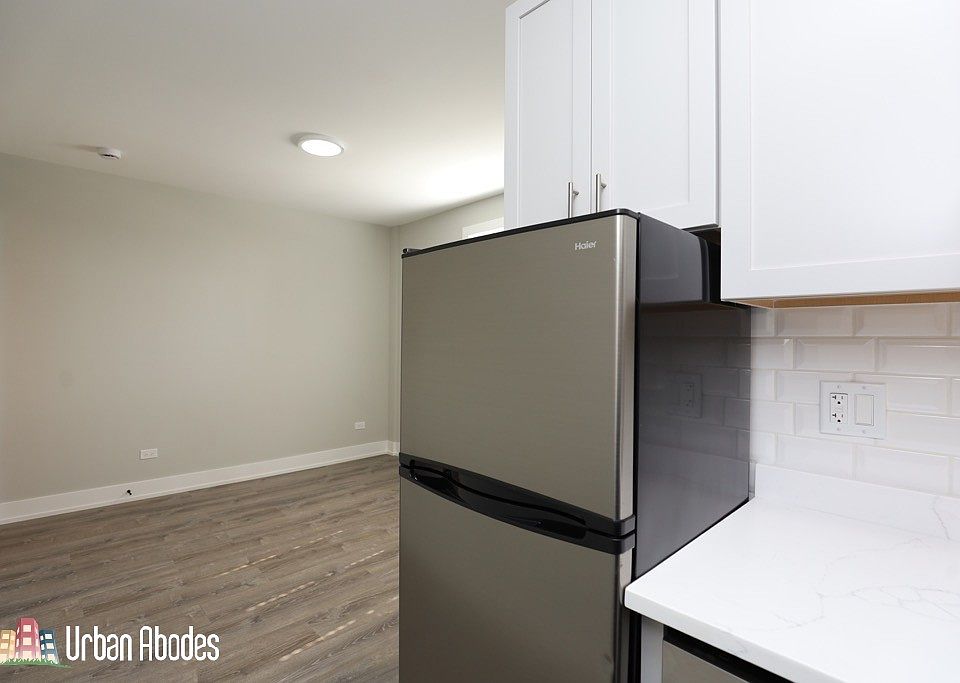 1st image of 503 W Belmont Ave #7J
