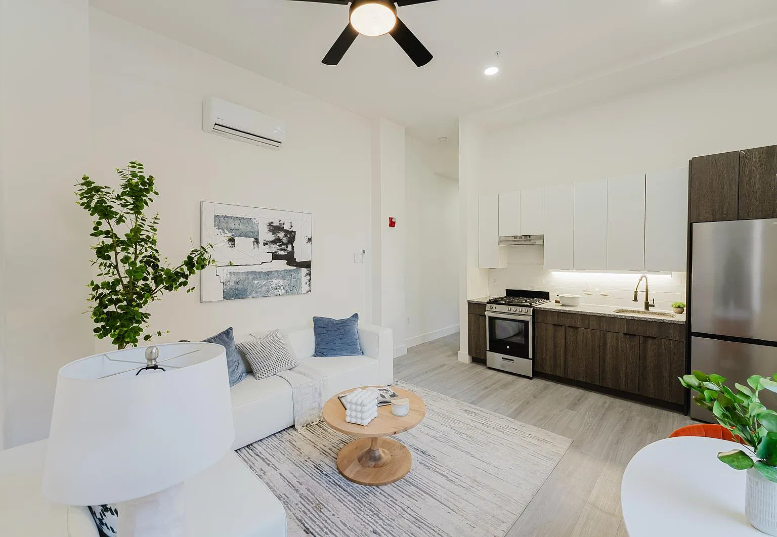 1 bed, $2,031 — Photo 1