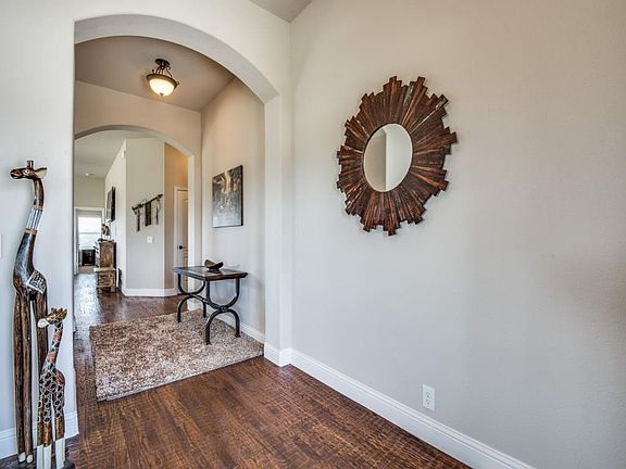 5th image of 220 Meadow View Dr