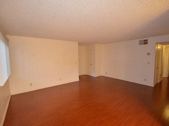 5th image of 259 N Capitol Ave Unit 121