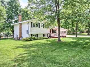221 Airport Dr, Holly, MI