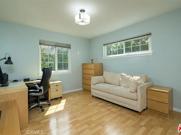 8471 Vine Valley Dr — Photo 16