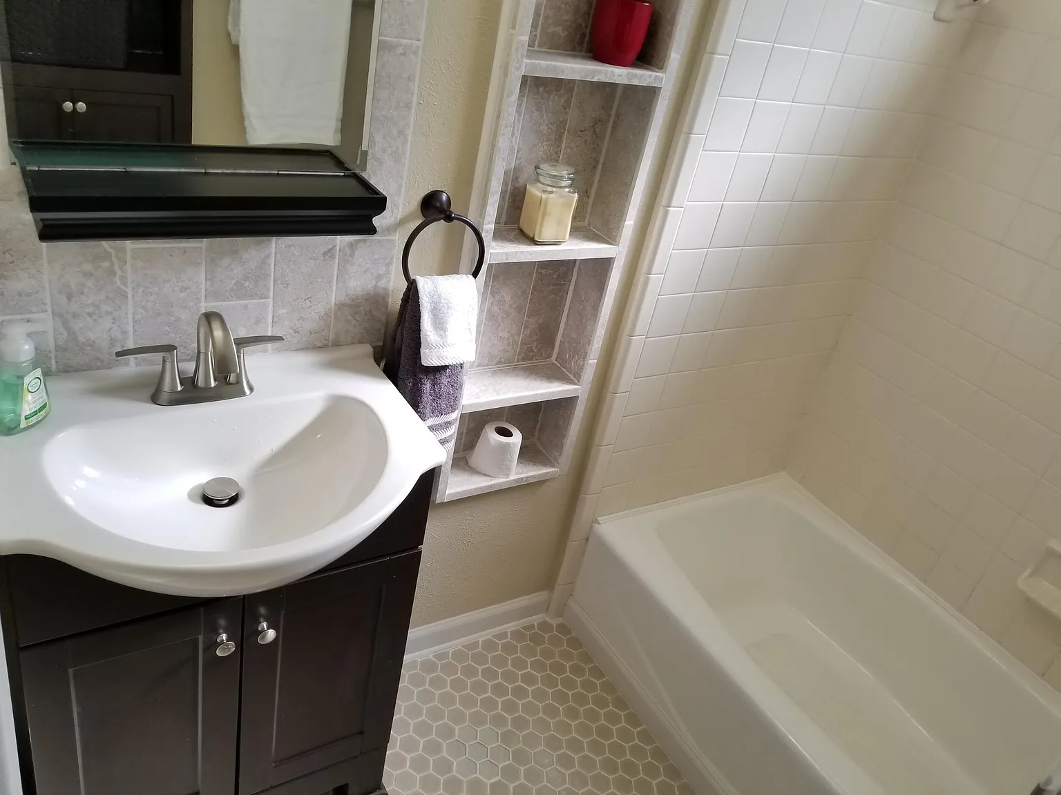 3 bed, 1.5 bath, 1200 sqft, $2,150 — Photo 3