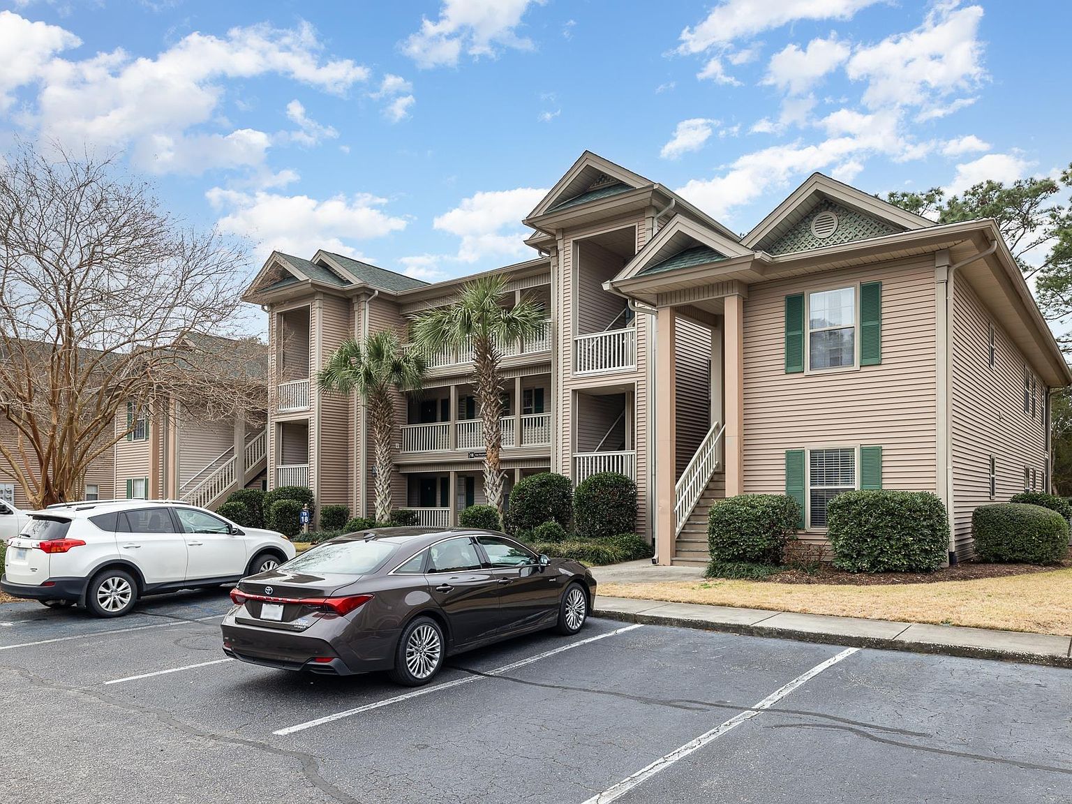 504 Pinehurst Ln. #18H