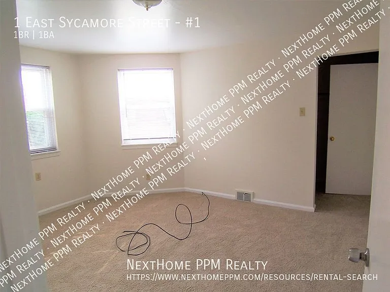 1 E Sycamore St #1 — Photo 8