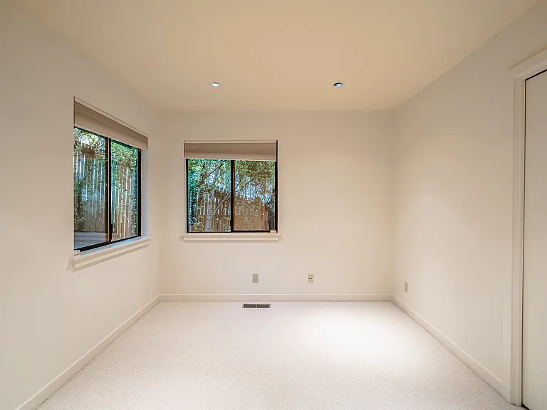 961 W California Ave — Photo 14